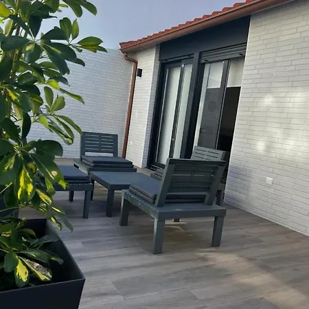 Black Parking A Menos De 1 Min A Pie Lägenhet *