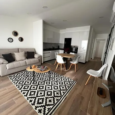 Black Parking A Menos De 1 Min A Pie * Vigo