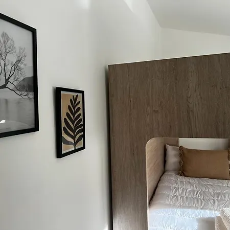 Black Parking A Menos De 1 Min A Pie דירה *