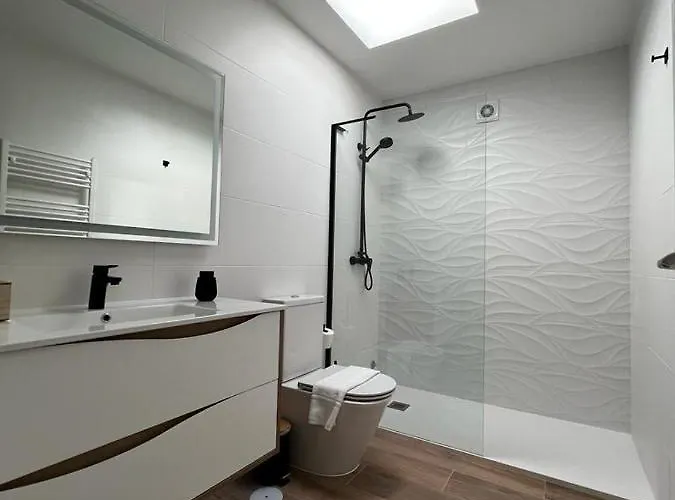 Black Parking A Menos De 1 Min A Pie