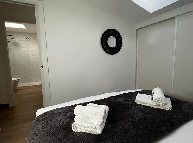 Black Parking A Menos De 1 Min A Pie ויגו